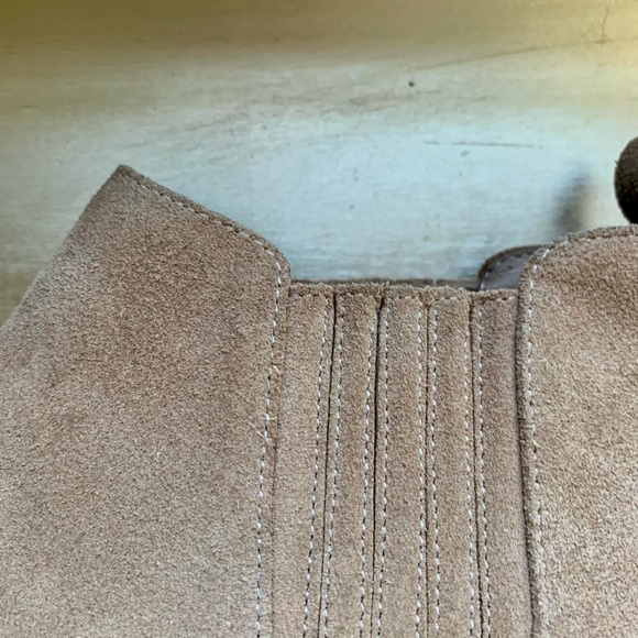 MICHAEL KORS tan suede ankle boots - Picture 4 of 14
